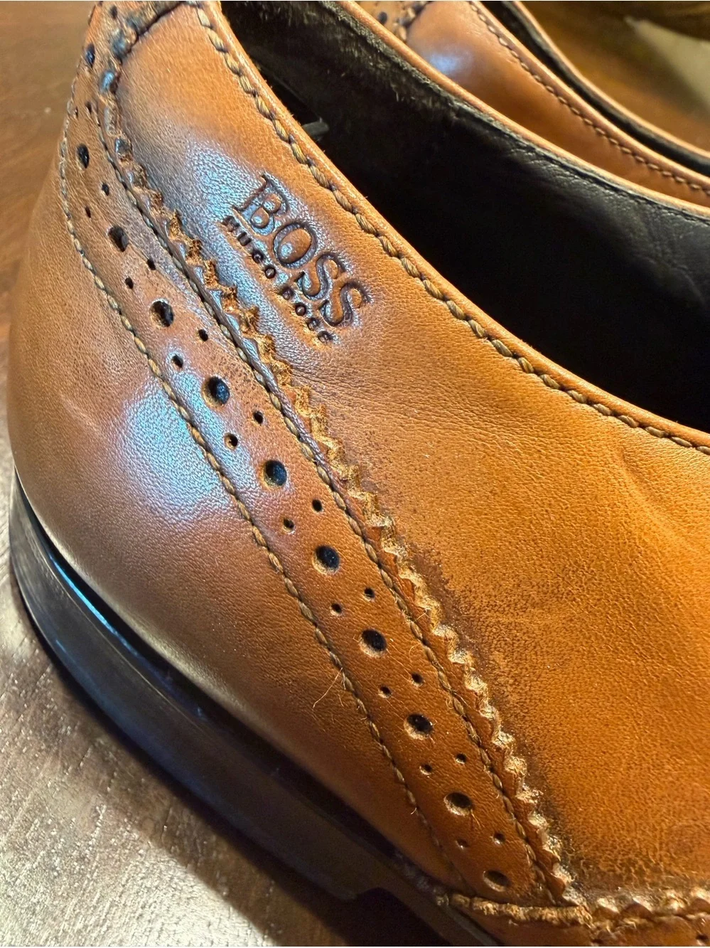 Boss Men's Tan Leather Wingtip Oxfords - Classic Brogue Dress Shoes size 9
